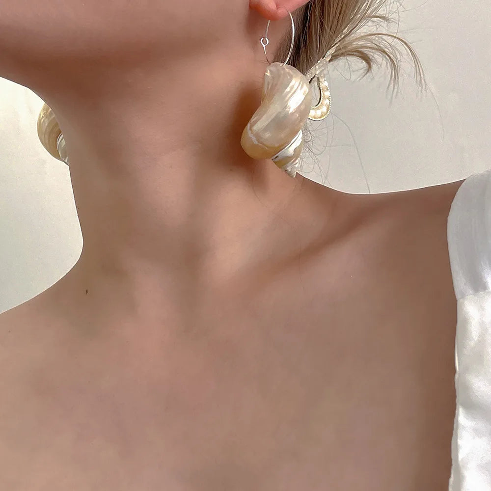 Vintage Exaggerated Natural Conch Earrings for Women Europe and America Personality Baroque Style Holiday Jewelry Accessories
