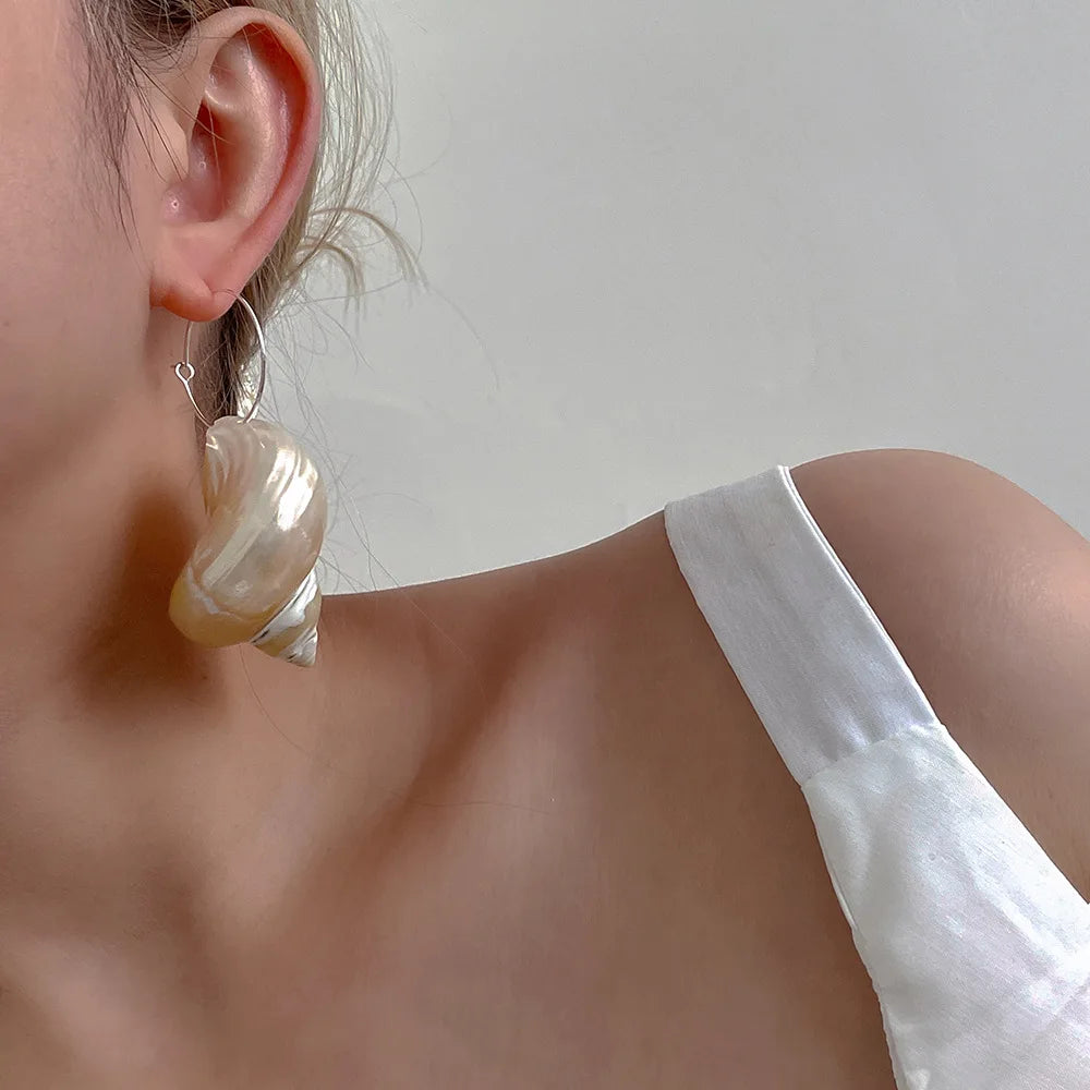 Vintage Exaggerated Natural Conch Earrings for Women Europe and America Personality Baroque Style Holiday Jewelry Accessories